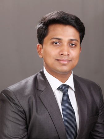 Niraj Mahapatra Headshot