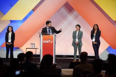 group of students presenting at student case competition ismworld 2023